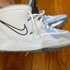 Nike Kyrie Irving Mens infinity New size 11